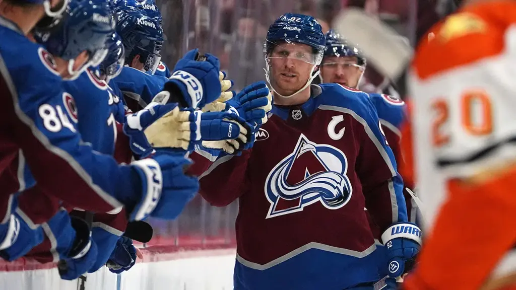 NHL results: Avalanche secure victory against Ducks thanks to Gabriel Landeskog's goal