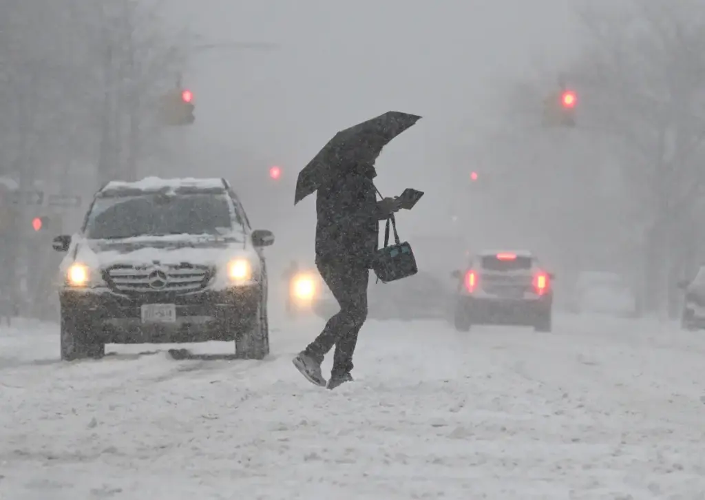 Nor'easter may disrupt NYC's rush hour, with 3 inches possible in nearby areas