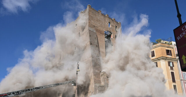 One Person Dies in the Fall of Historic Tower in Rome