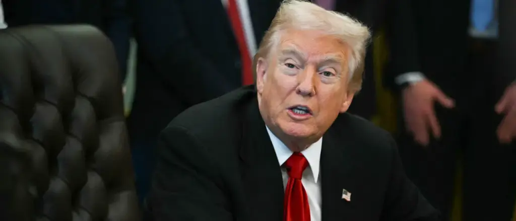 One of Trump's Odd Behaviors Could Shed Light on His Approval Ratings