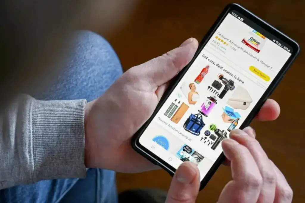 Online spending on Black Friday rises as Americans turn to AI for shopping support