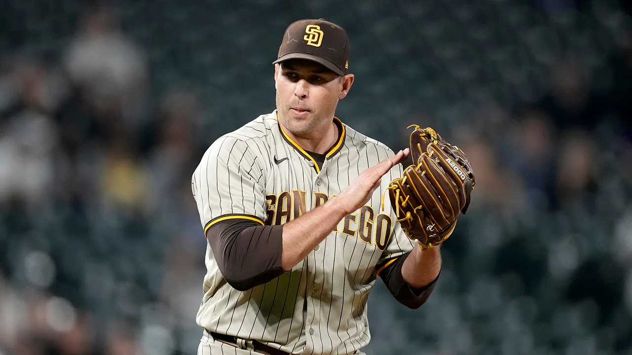 Padres bring in former pitcher Craig Stammen as their new manager