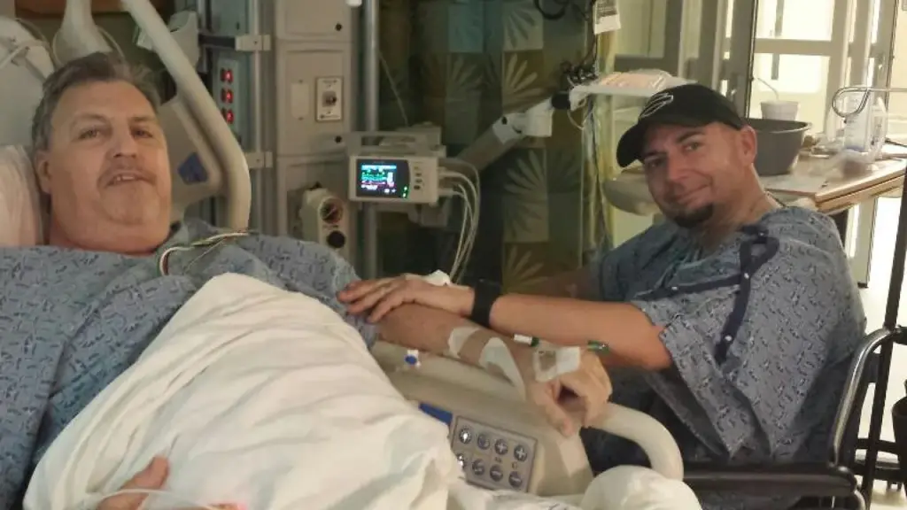 Pastor's selfless kidney donation gives new life to two people after a Christmas miracle.