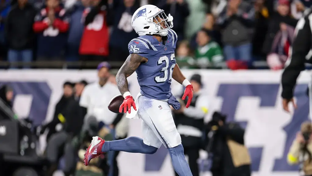 Patriots win eighth straight game with Drake Maye's help against Jets