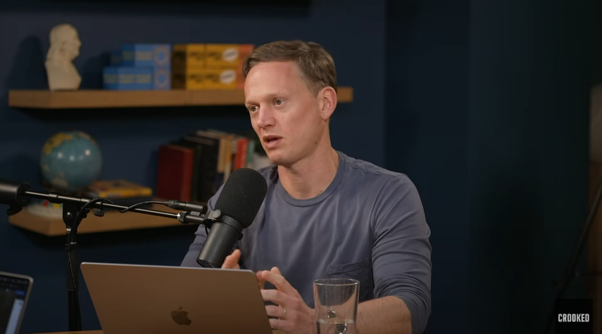 Pod Save America host criticizes JD Vance, claims 'his own family' dislikes him