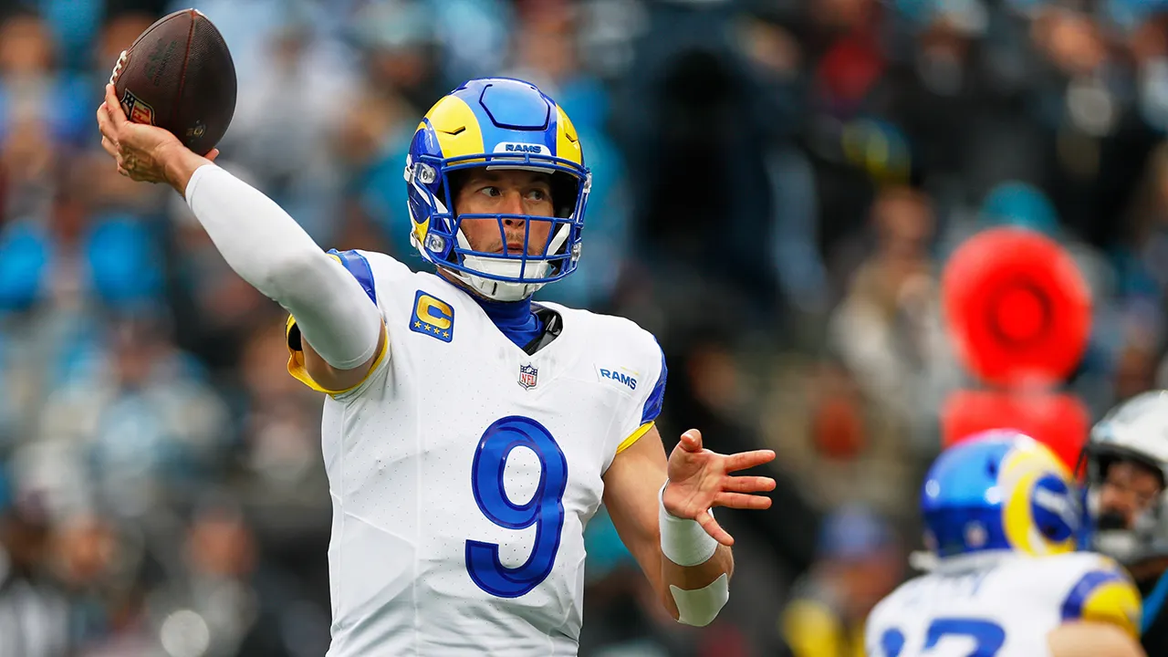 Rams' Matthew Stafford outpaces Tom Brady with touchdown pass