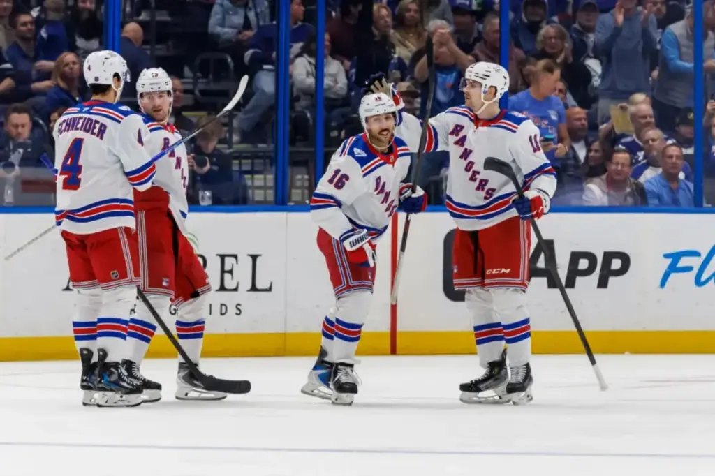 Rangers' offense comes alive once more, scoring seven goals to defeat the Lightning.