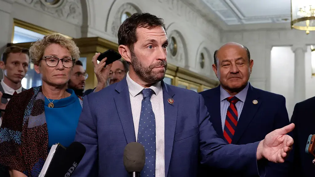 Rep Crow outlines illegal orders that soldiers should disregard when questioned by an anchor