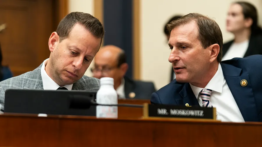 Rep. Jared Moskowitz discusses Kristi Noem's memoir during a hearing on an animal cruelty bill.