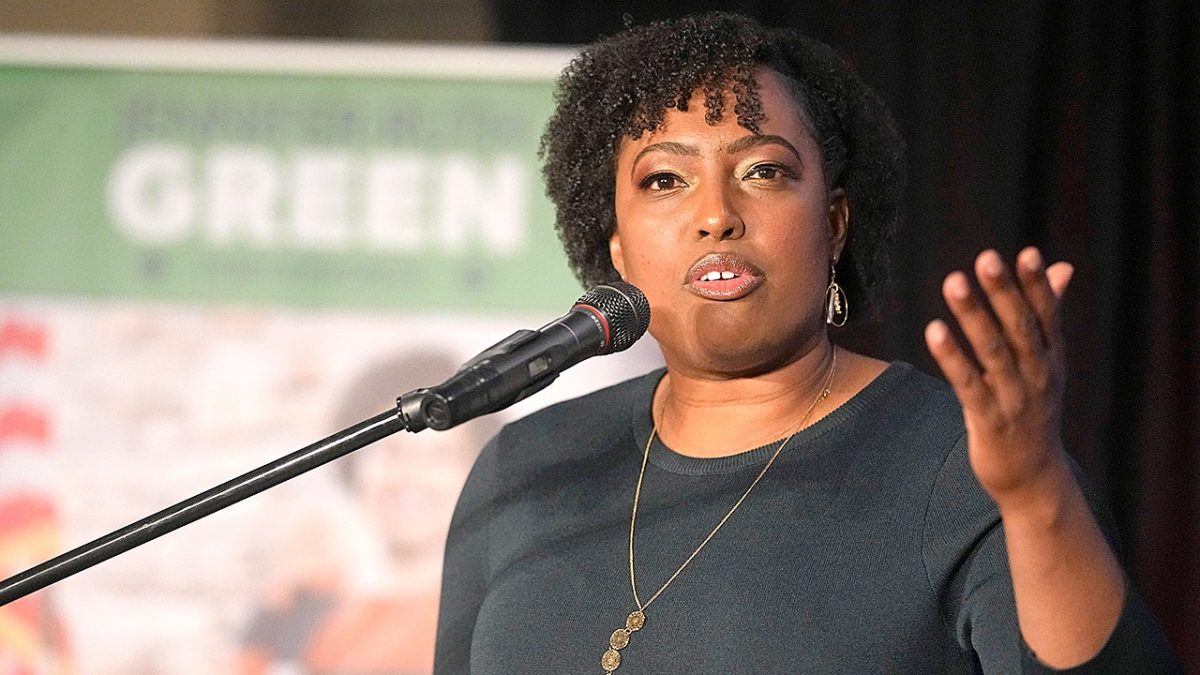 Republicans criticize Democratic veterans for being hypocritical about the COVID vaccine mandate.