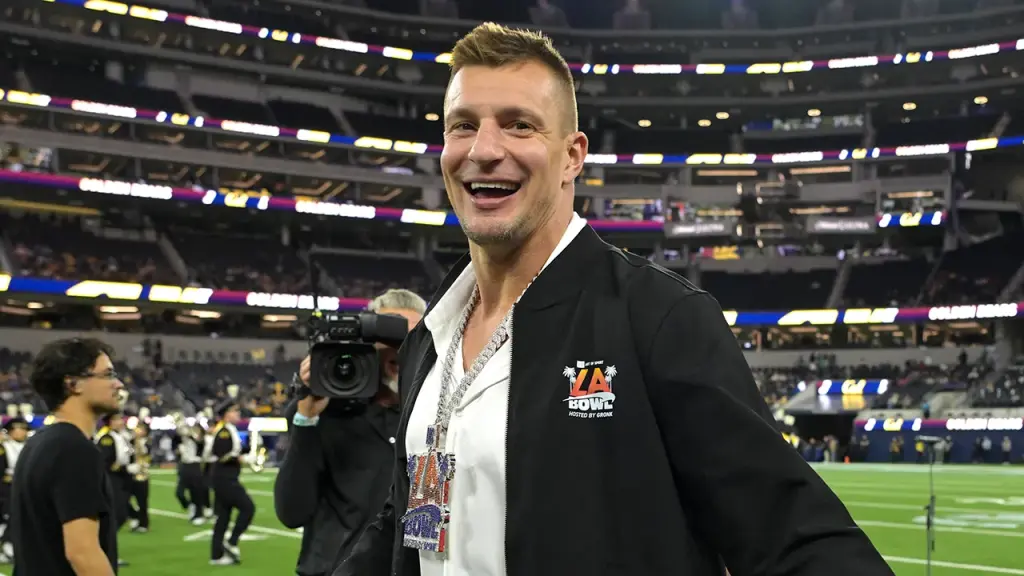 Rob Gronkowski is set to retire officially by signing a one-day contract with the Patriots.