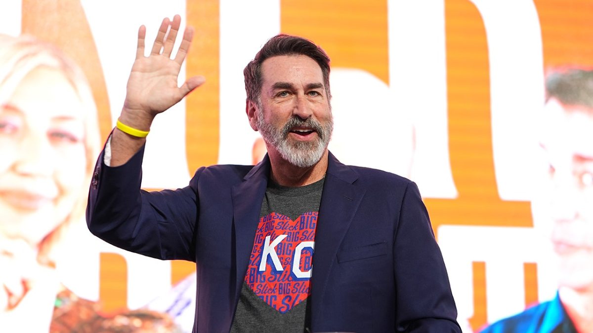 Rob Riggle talks about love for country and his time in the Marine Corps on 'The View'