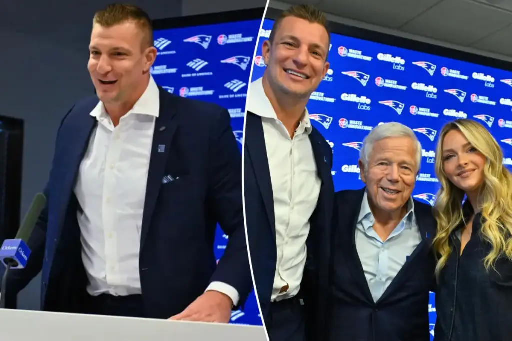 Robert Kraft seeks to convince Rob Gronkowski to play against the Jets