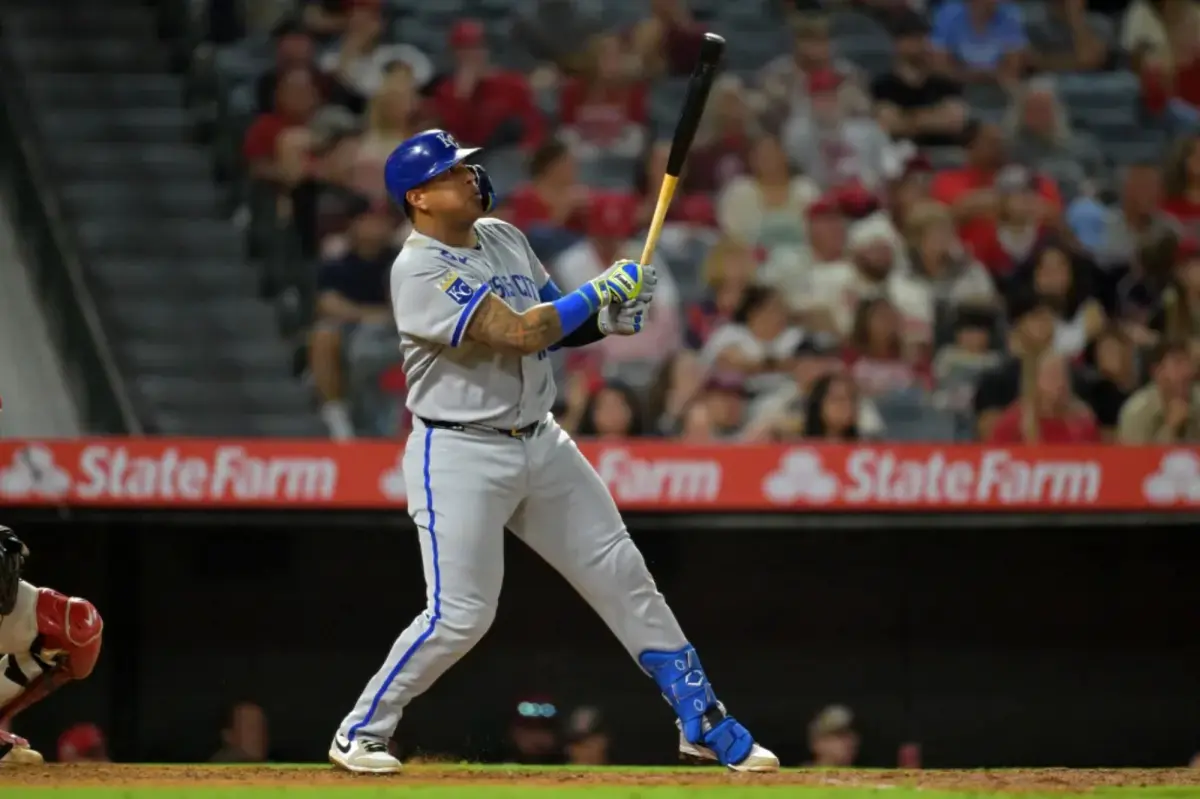 Royals extend Salvador Perez's contract for two years at $25 million
