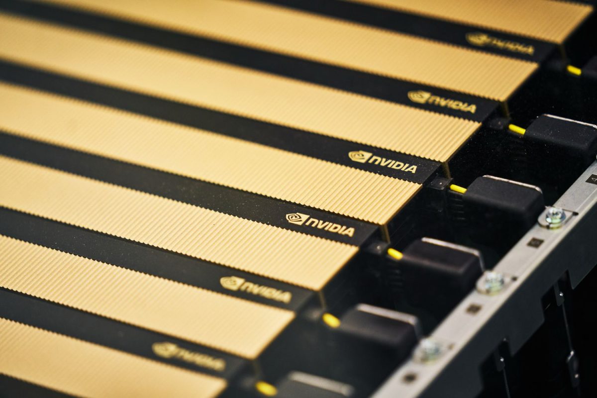 S&P 500 Today's Changes: Ross Stores Rises with Solid Earnings; Nvidia, Oracle, Broadcom Decline Amid Ongoing AI Struggles