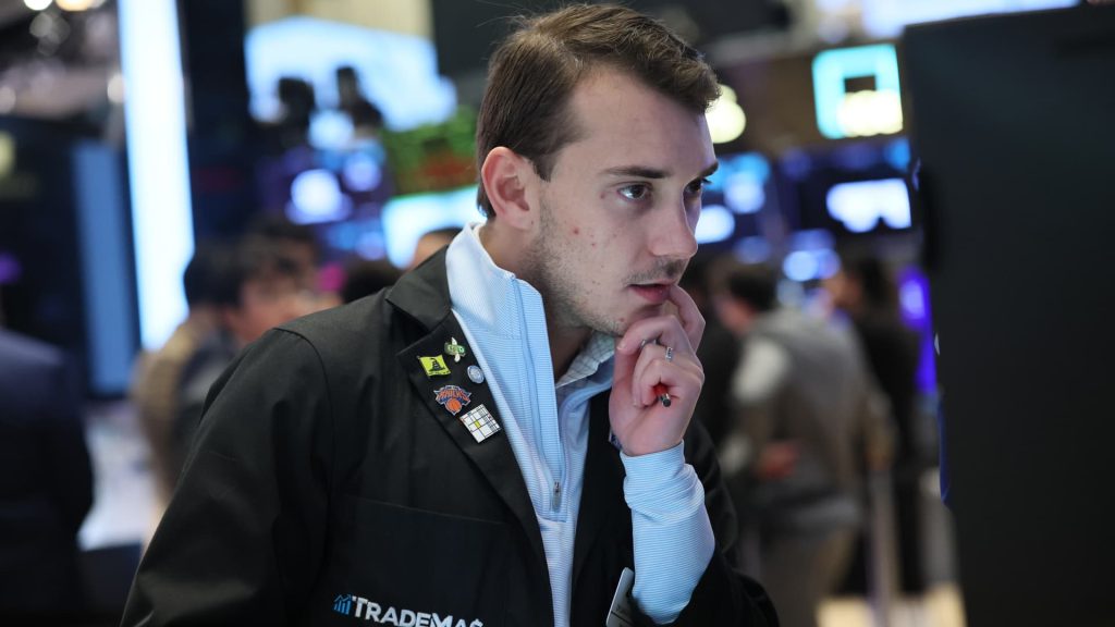 S&P 500 may begin a 'corrective phase' that could lead to a drop of 8% to 10%, according to Raymond James.