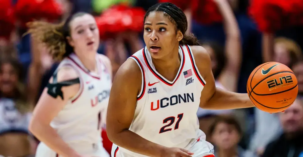 Sarah Strong has the potential to join the WNBA now and excel.