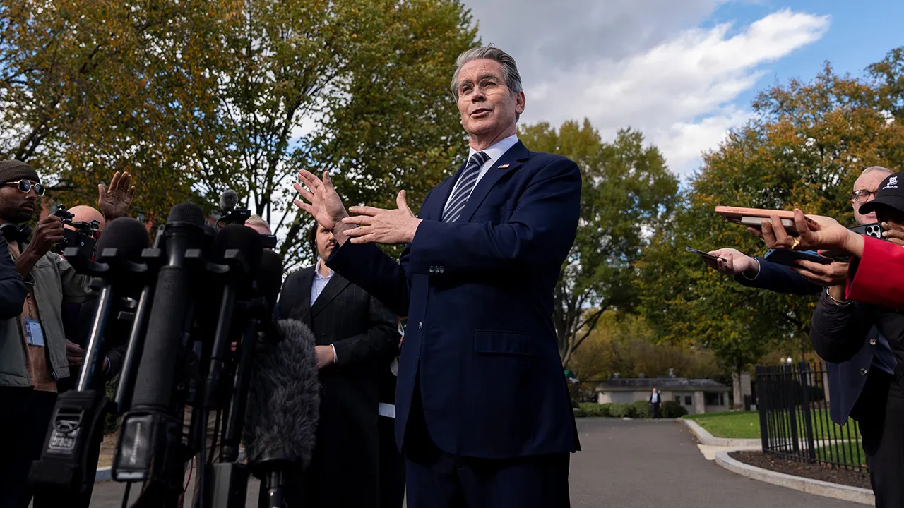 Scott Bessent calls on Republicans to abolish the Senate filibuster in an article.