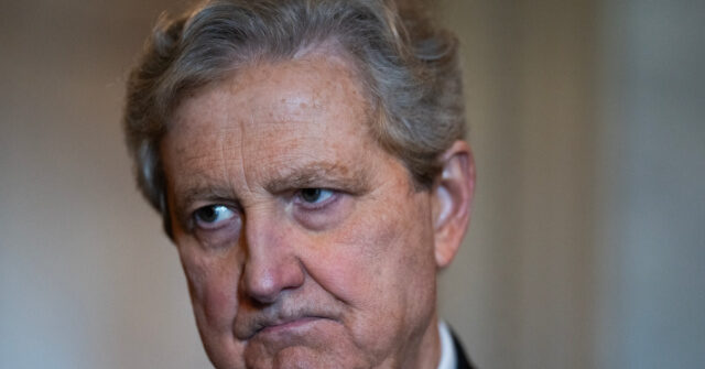 Senator Proposes Legislation to Stop Pay for Lawmakers During Shutdown