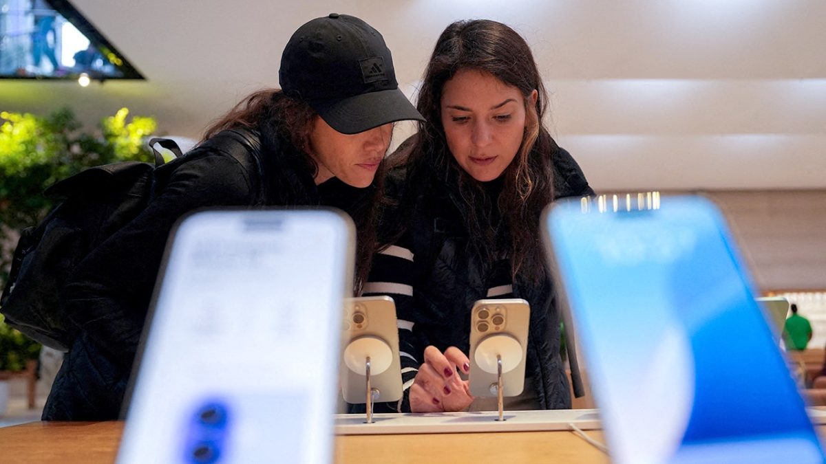 Set up email reminders on iPhone and Android to ensure you don't overlook important responses