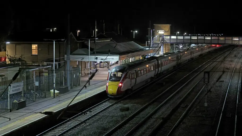 Several individuals attacked with knives on train in UK near Cambridgeshire station, 2 taken into custody
