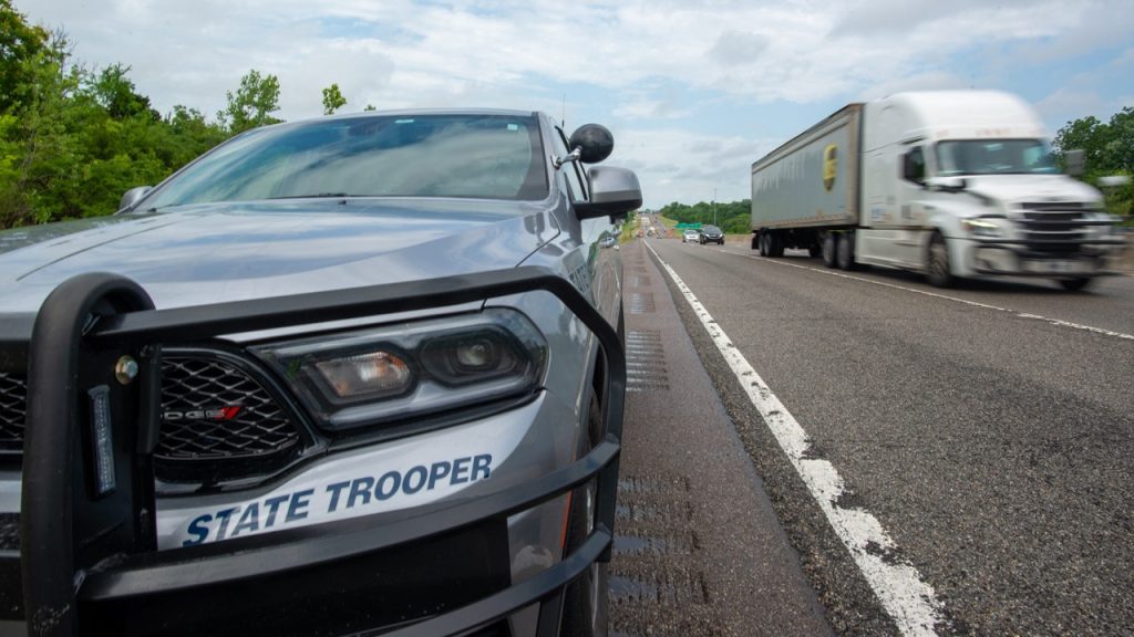 Several officers injured by gunfire in Kansas; investigation underway