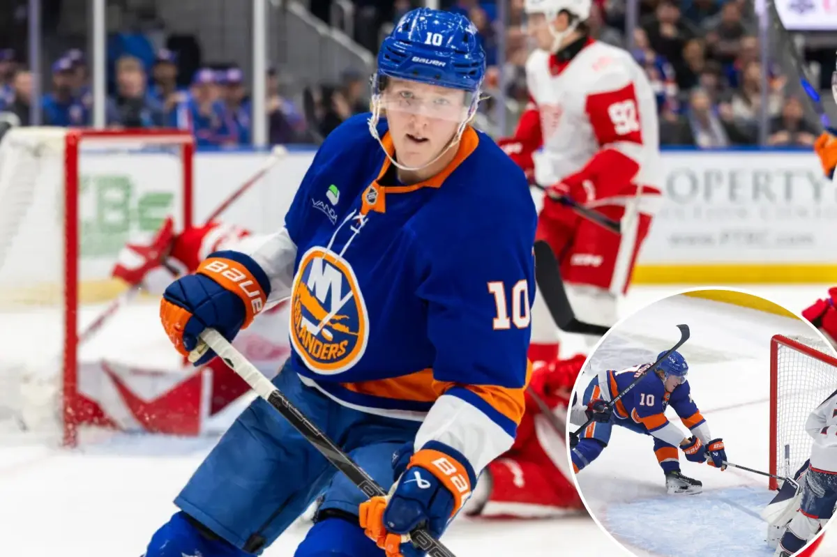 Simon Holmstrom is starting to find his place with the Islanders.