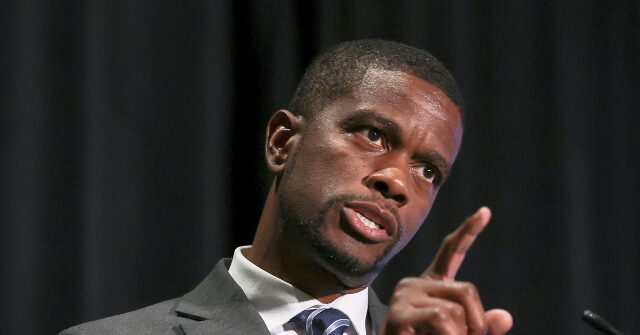 St. Paul Approves 'Assault Weapons' Ban, Mayor Acknowledges It Can't Be Enforced