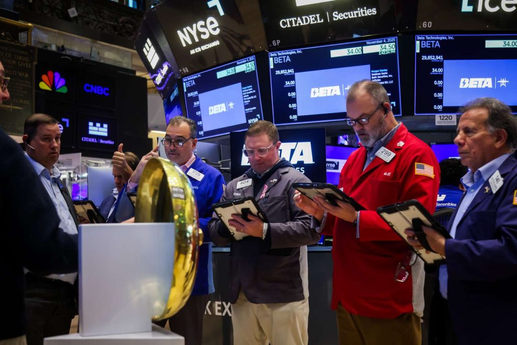 Stock Indexes Climb After Tech Decline; Palantir Shares Drop for Second Consecutive Day