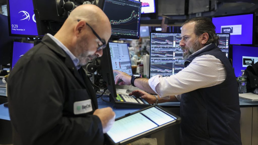 Stock futures climb following Dow's third consecutive gain: Live updates