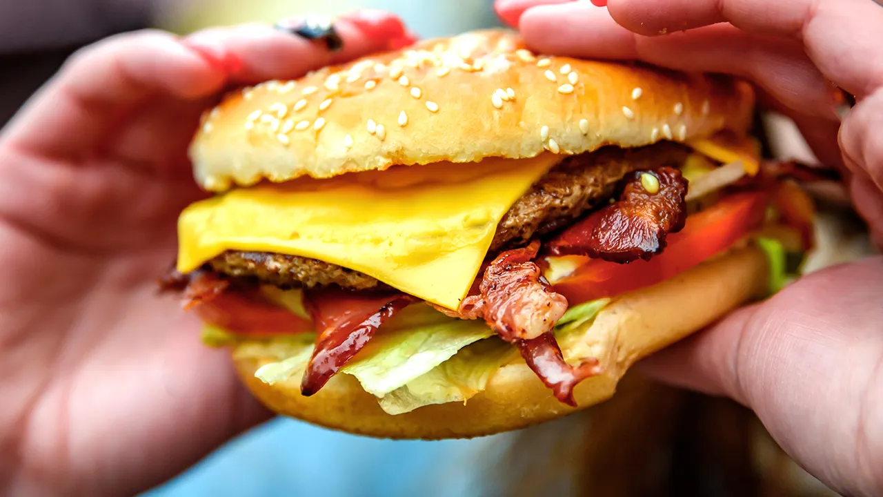 Study reveals 10 cities where cheeseburgers are available for under $15