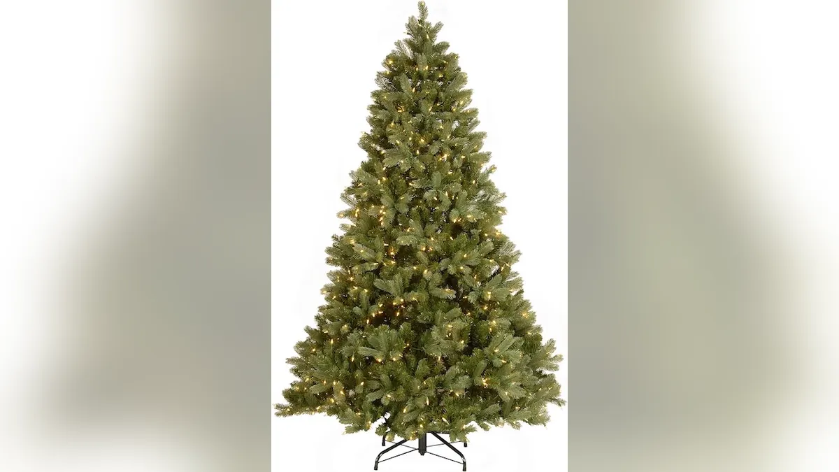 The most realistic artificial Christmas trees and wreaths