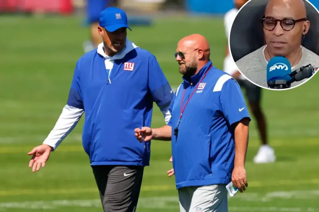 Tiki Barber criticizes Giants player for revealing supposed coaching argument.