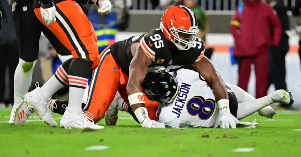 Top D/ST waiver wire additions for fantasy football in Week 12