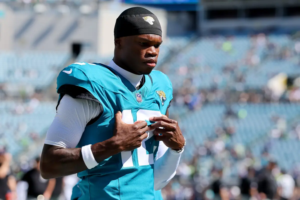 Travis Hunter, a rookie for the Jaguars, undergoes knee surgery that ends his season.