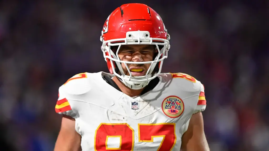 Travis Kelce frustrated with concussion evaluation following hit from Bills player