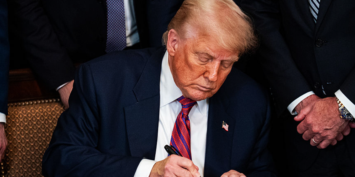 Trump grants clemency to baseball icon and former 'Celebrity Apprentice' contestant for decades-old tax fraud allegations