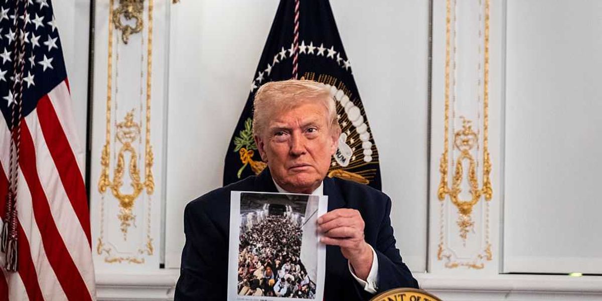 Trump to 'temporarily suspend' migration from struggling countries following the violent death of a National Guard member