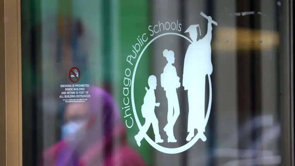 Two out of five Chicago teachers frequently miss over ten school days.