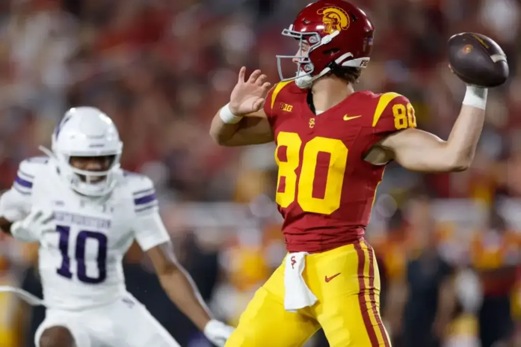USC executes amazing fake punt with clever jersey switch