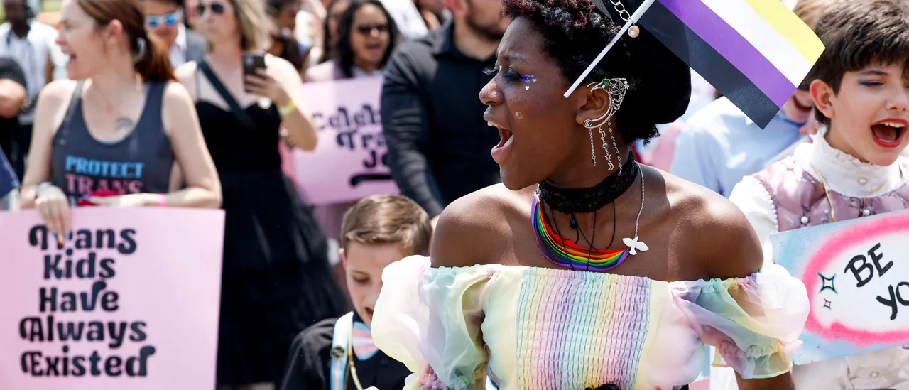 University Halts Course on Non-Transition Therapies for Minors Following Activist Complaint