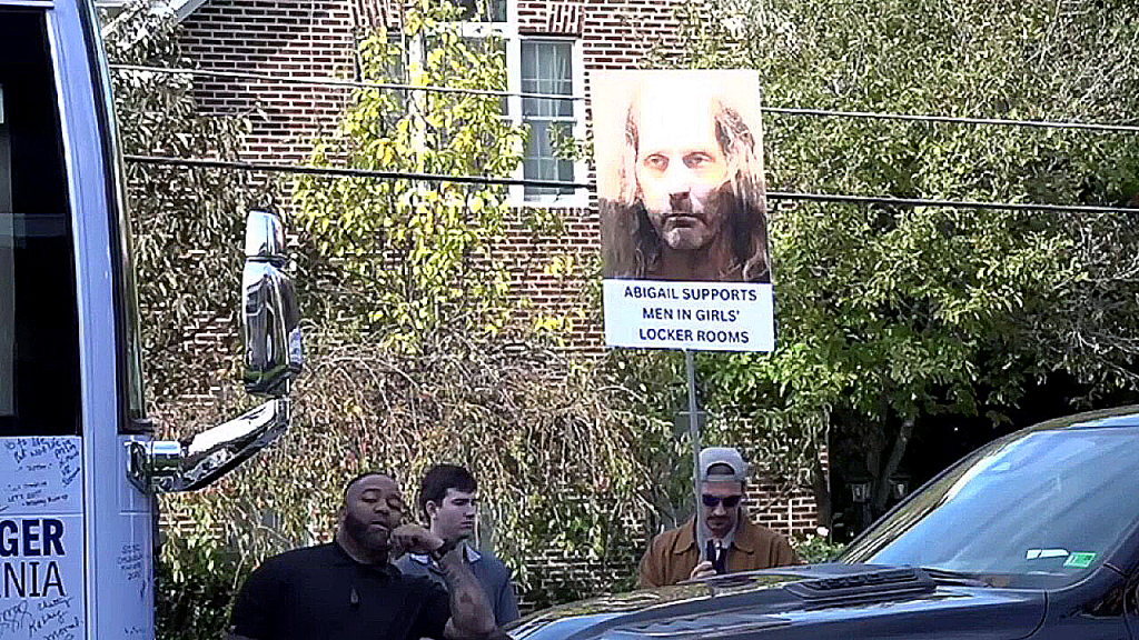 Virginia governor's race intensifies over transgender bathroom issues