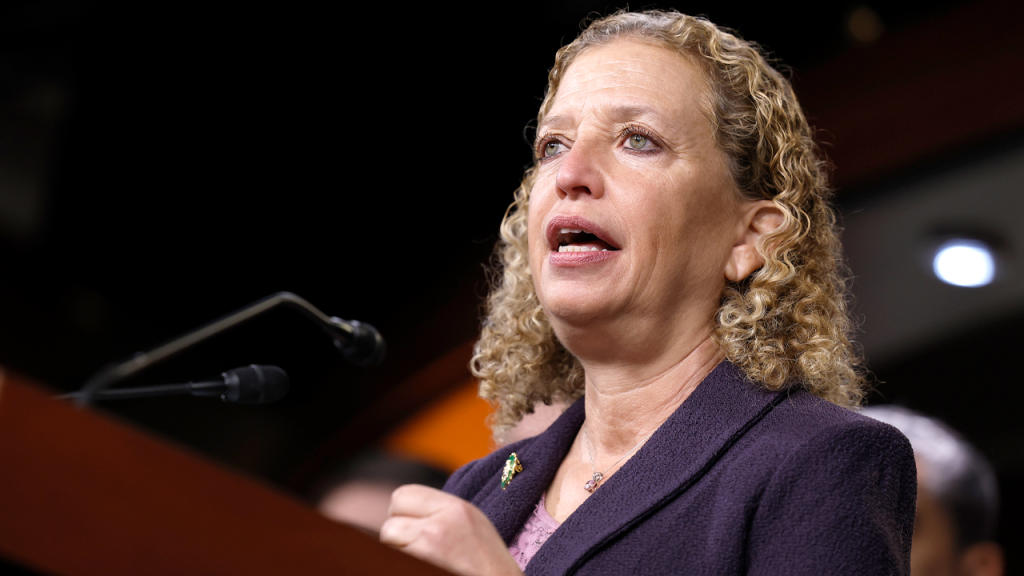 Wasserman Schultz holds Trump responsible for the National Guard shooting incident