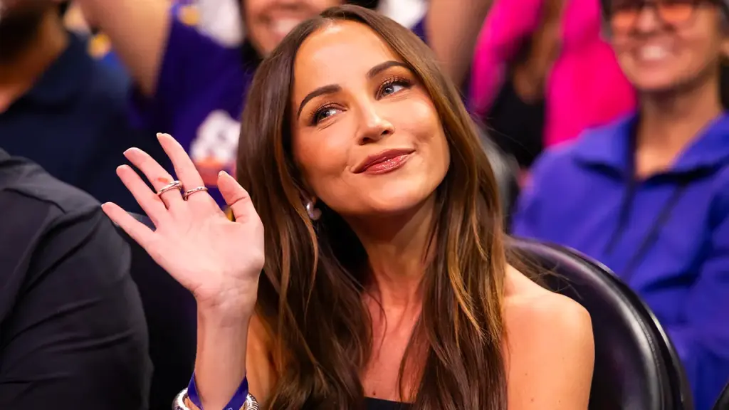 Who is Kay Adams in a relationship with?