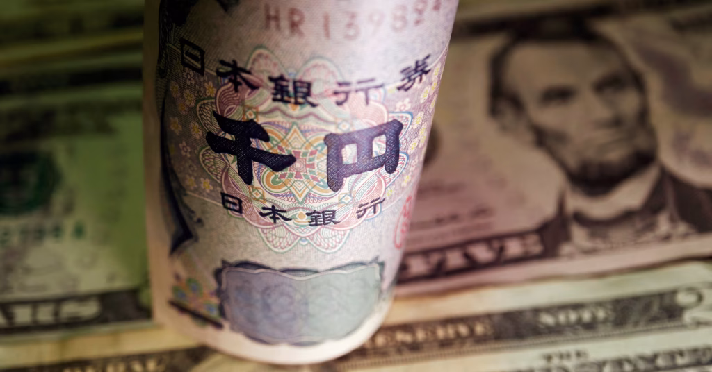 Yen falls to its lowest point in nine months as traders look for an end to the US shutdown