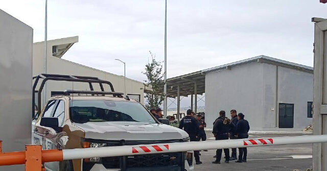 43 Police Officers in a Mexican Border State Suspended for Converting Police Station into a Bar