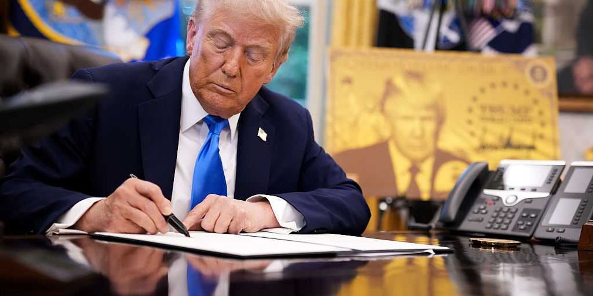 A clear route to citizenship: Trump reveals the start of the Trump Gold Card visa program