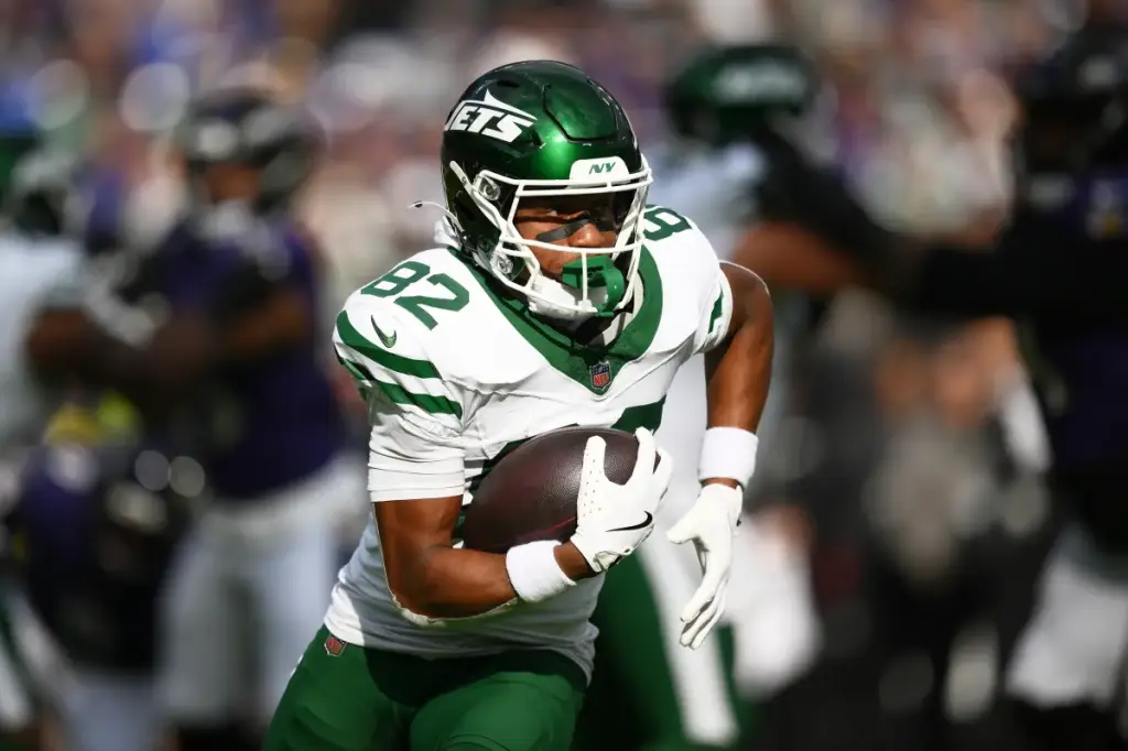 Aaron Glenn silent on Arian Smith's unexpected absence in victory