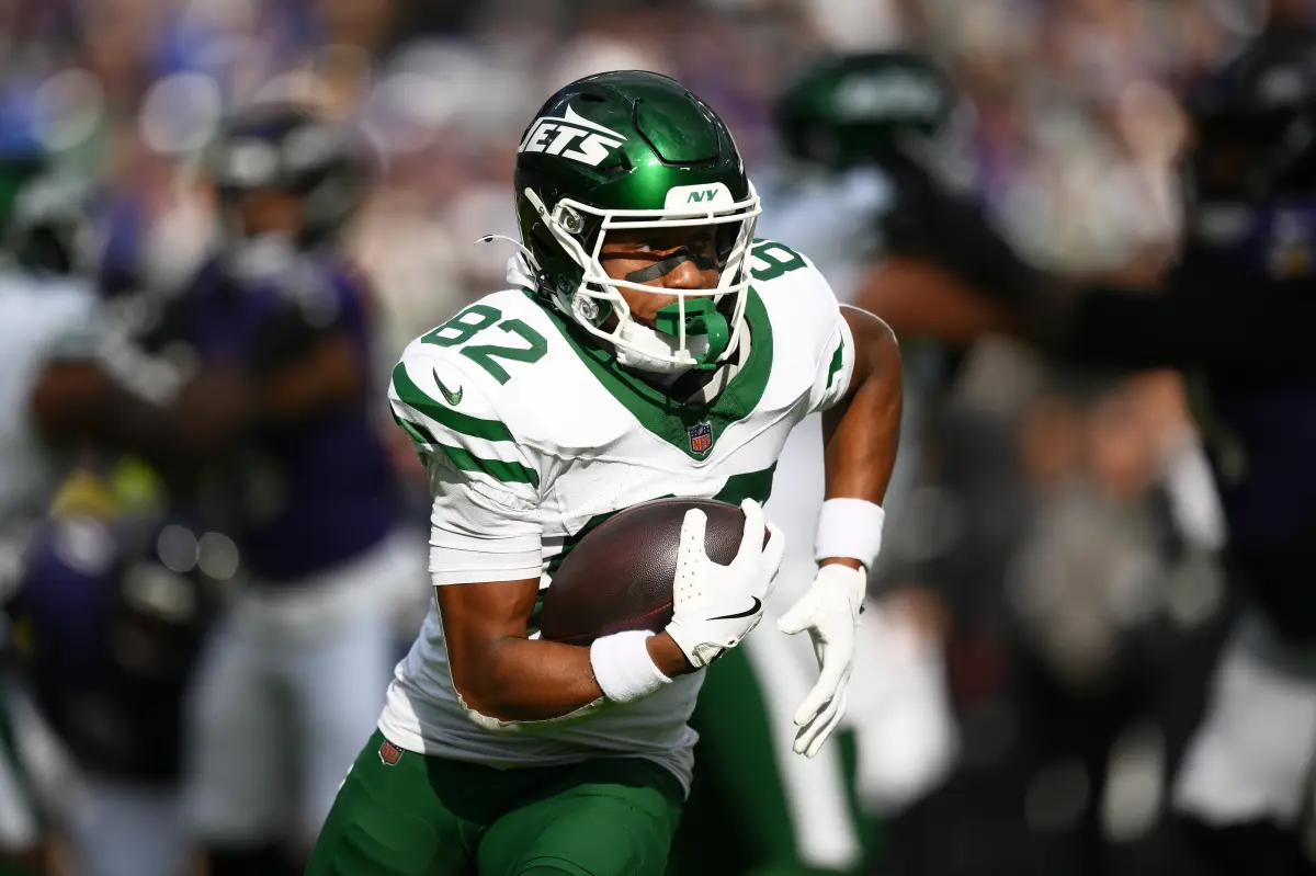 Aaron Glenn silent on Arian Smith's unexpected absence in victory