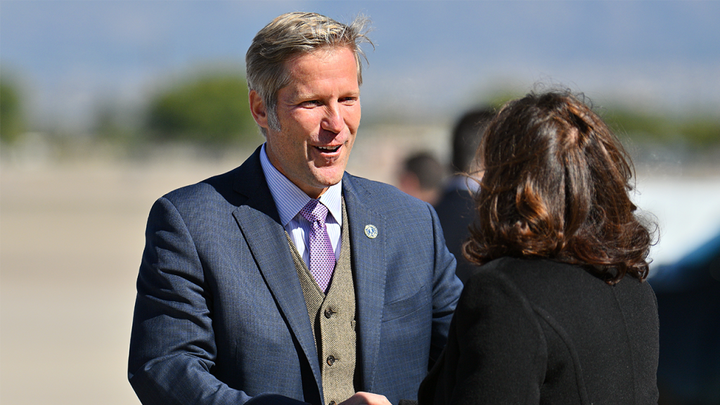 Albuquerque mayoral runoff features Mayor Keller facing off against former Sheriff White